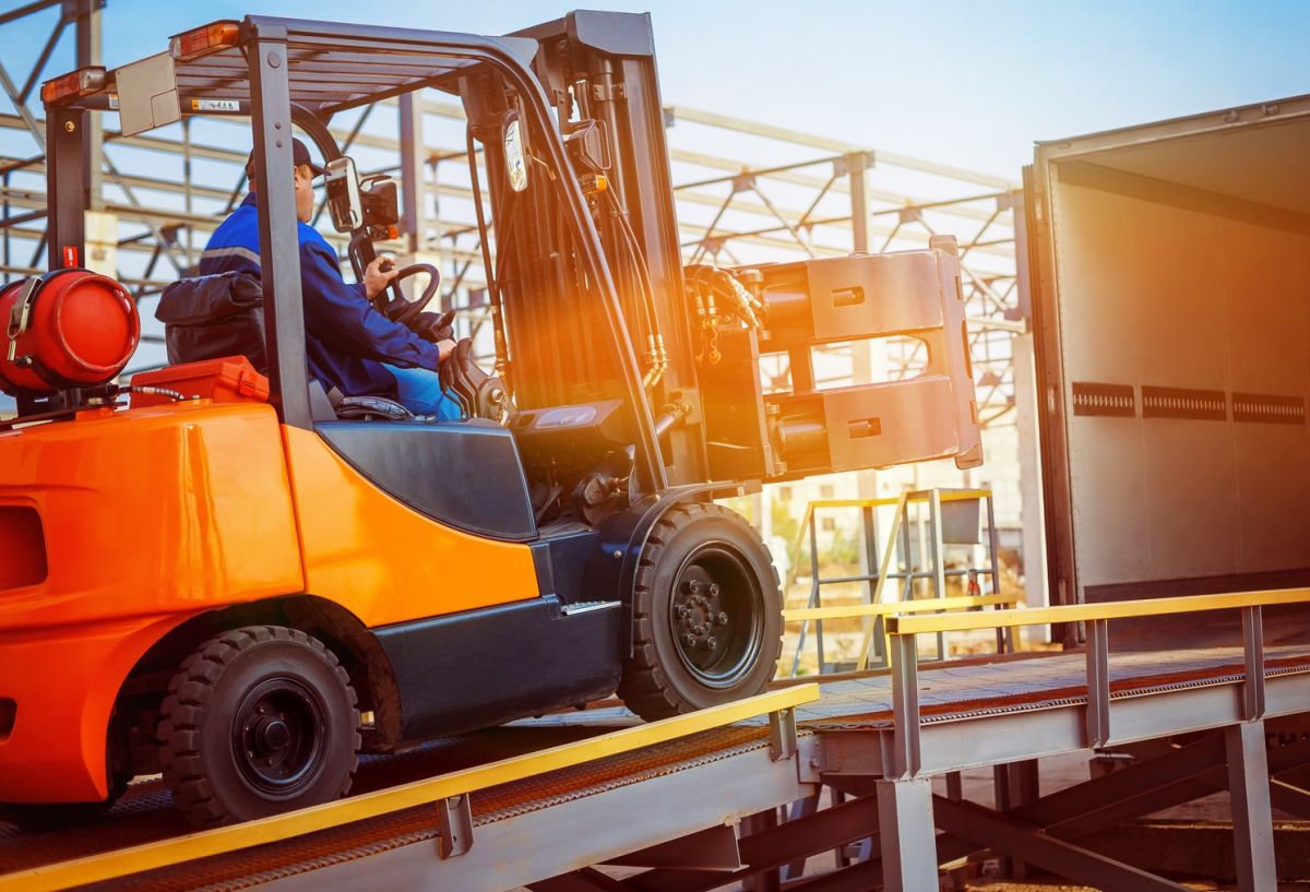corsi per imparare a guidare carrelli elevatori